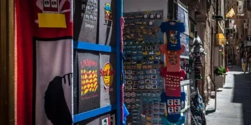 Japan's Souvenir Shopping Guide: Unique Gifts for US Friends - Cover Image