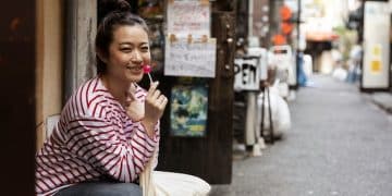 Maximize Your Yen: US Tourists' Guide to Japanese Souvenir Savings in 2025 - Cover Image