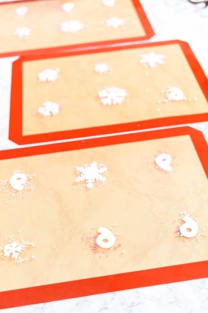A close-up of a Japanese loyalty card with a detailed points balance display, showing the accumulation of points and the various rewards available.