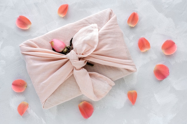The Art of Japanese Gift-Giving: A Guide for US Shoppers