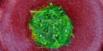 Nori vs Wakame: A Deep Dive into Japanese Seaweed & Health Benefits - Cover Image