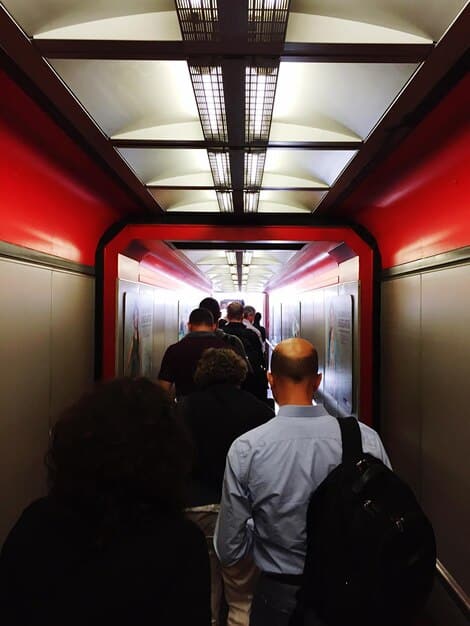 Japan Public Transportation Etiquette: 2025 Guide for US Tourists