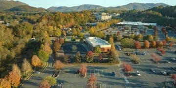 Japanese Outlet Malls: US Shopper's Guide to Designer Deals - Cover Image