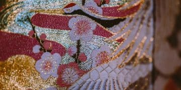 Discover Kamon: Japanese Family Crests History & Symbolism - Cover Image