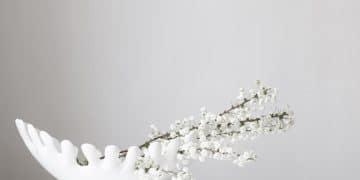 Ikebana: Japanese Floral Art for Harmony & Balance - Cover Image